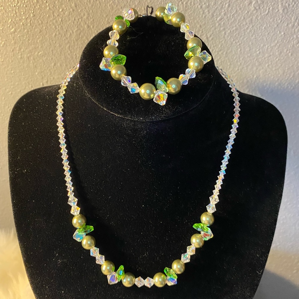 Rhinestones Necklace and Bracelet Set